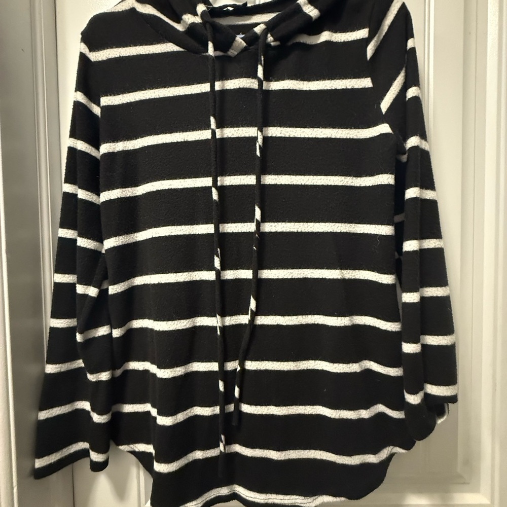 Chic Black and White Striped Women's Hoodie